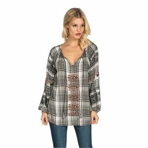 Tolani Marie Black & White Plaid Flannel Embroidered Long Sleeve Top size Small